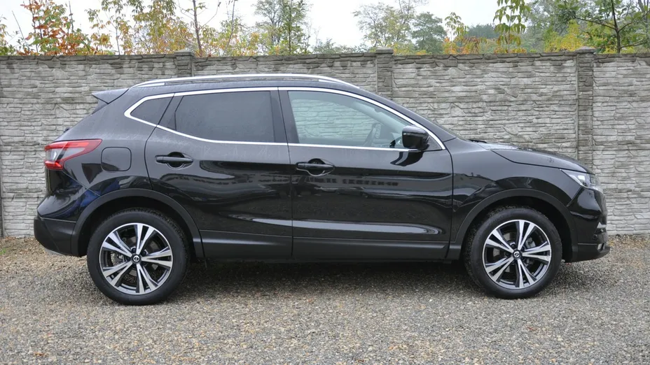 NISSAN Qashqai -