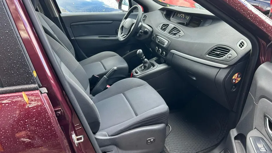 RENAULT Scenic -
