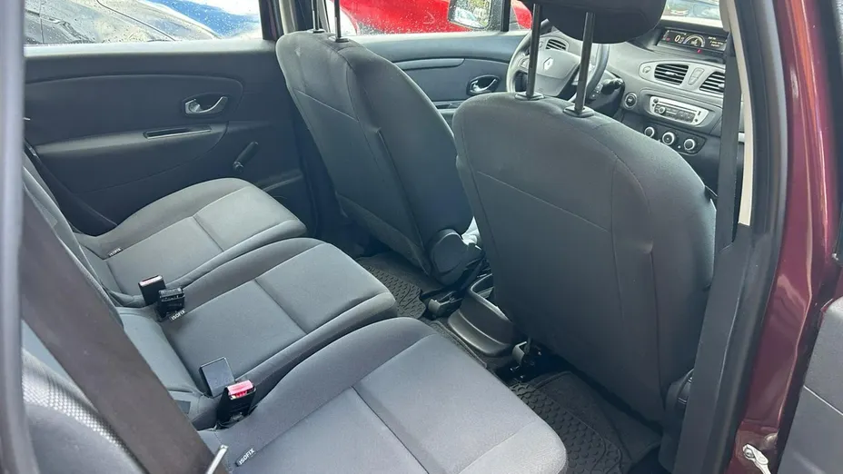 RENAULT Scenic -