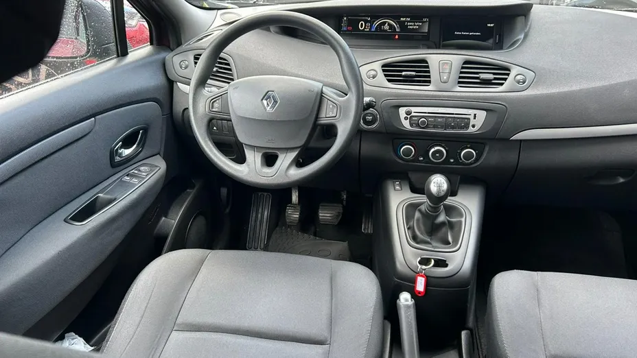 RENAULT Scenic -