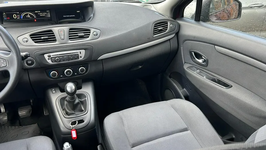 RENAULT Scenic -