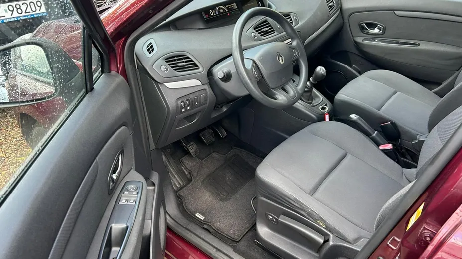 RENAULT Scenic -