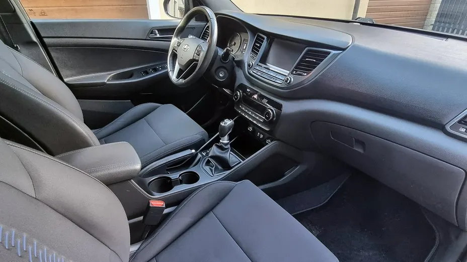 HYUNDAI Tucson -