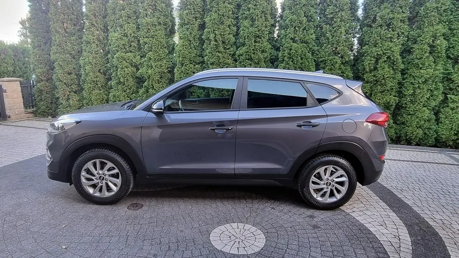HYUNDAI Tucson -