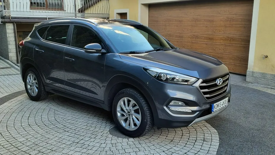HYUNDAI Tucson -