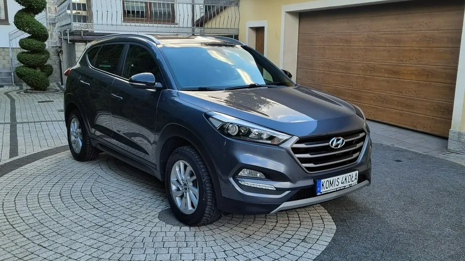 HYUNDAI Tucson -