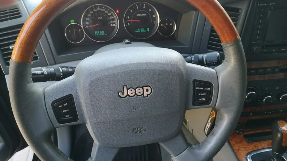 JEEP Grand Cherokee -