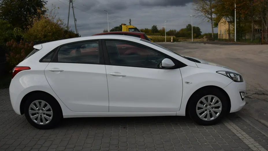 HYUNDAI i30 -