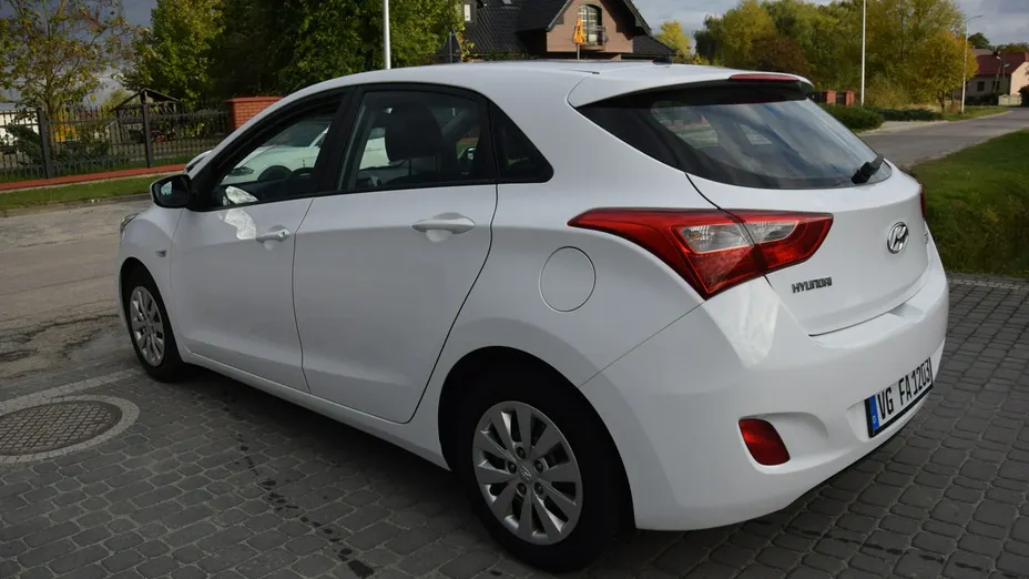 HYUNDAI i30 -