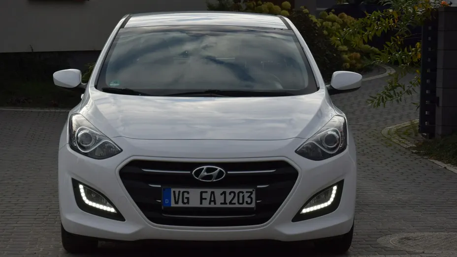 HYUNDAI i30 -