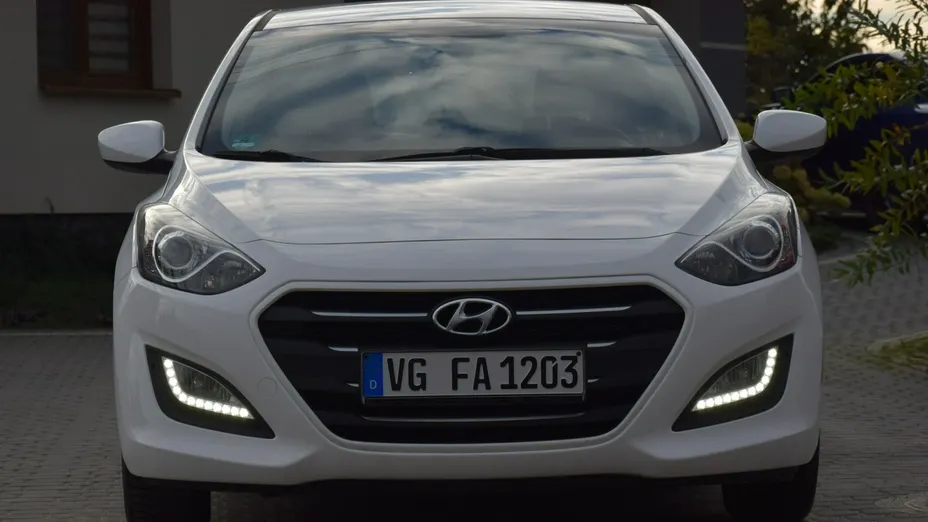 HYUNDAI i30 -