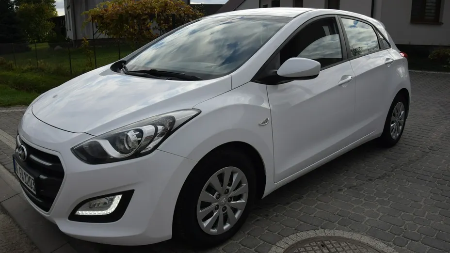 HYUNDAI i30 -