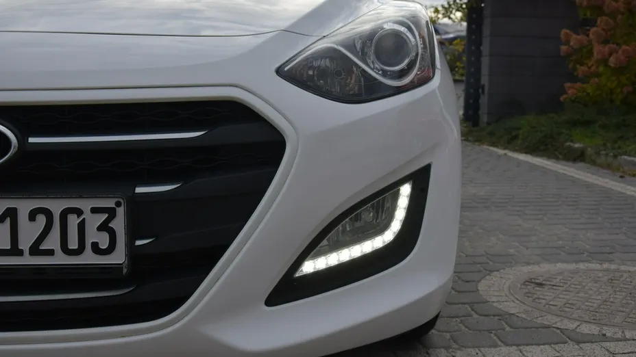 HYUNDAI i30 -