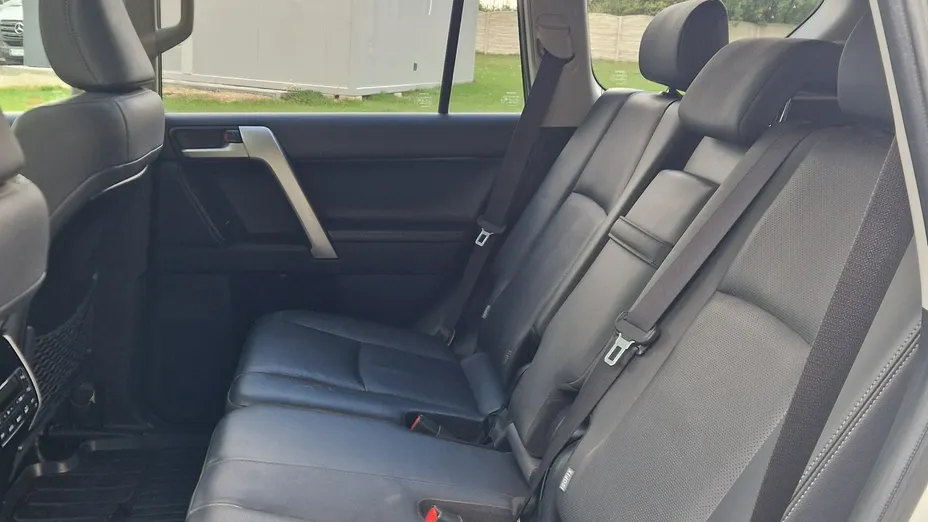 TOYOTA Land Cruiser -