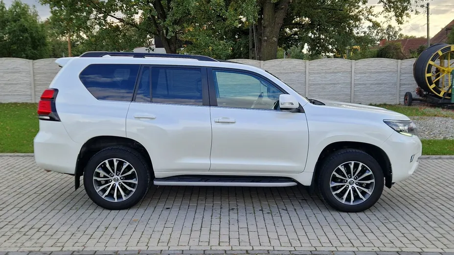 TOYOTA Land Cruiser -