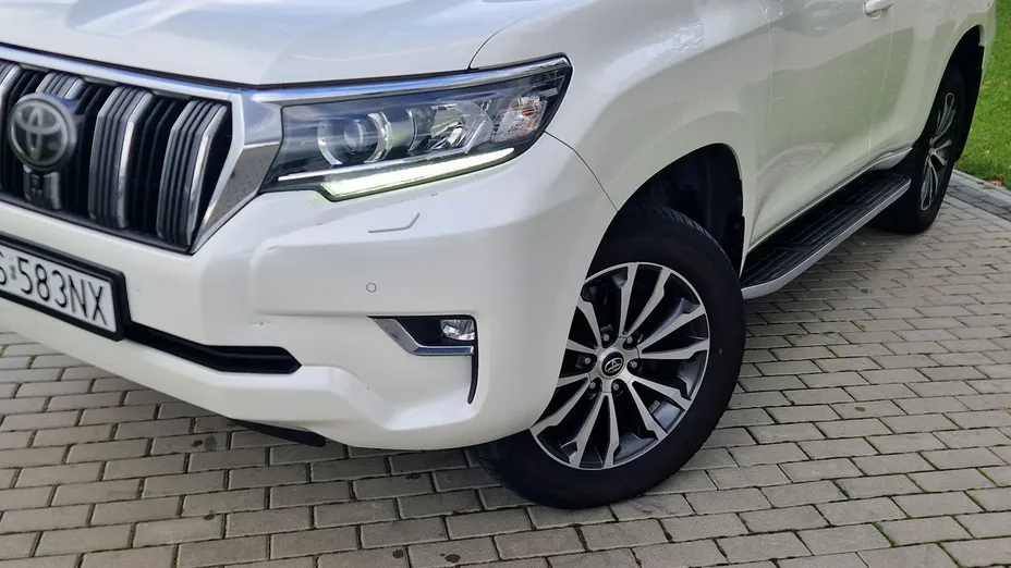 TOYOTA Land Cruiser -