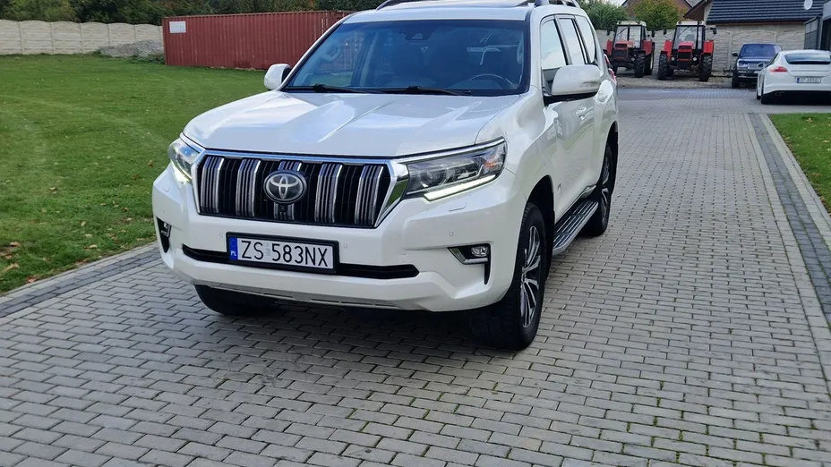 TOYOTA Land Cruiser -