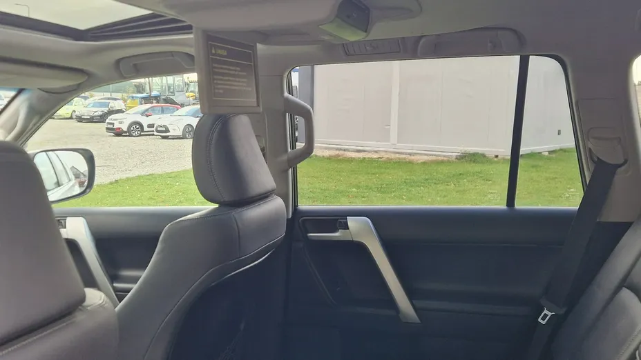 TOYOTA Land Cruiser -