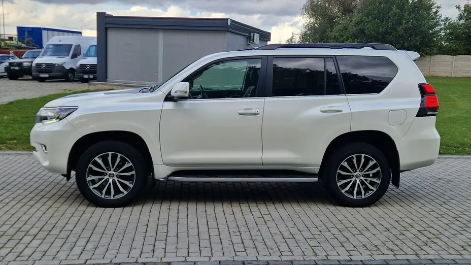 TOYOTA Land Cruiser -