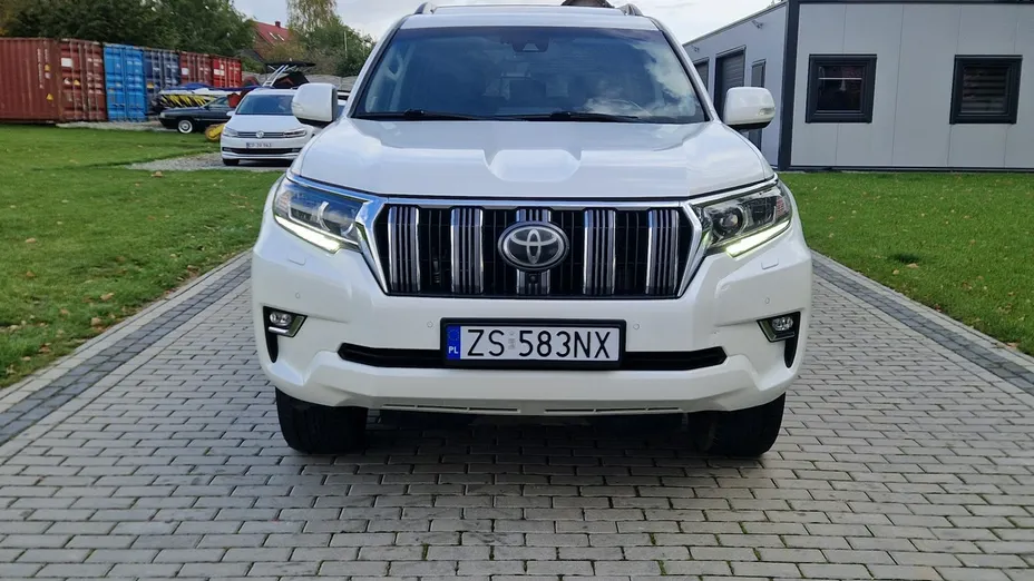 TOYOTA Land Cruiser -
