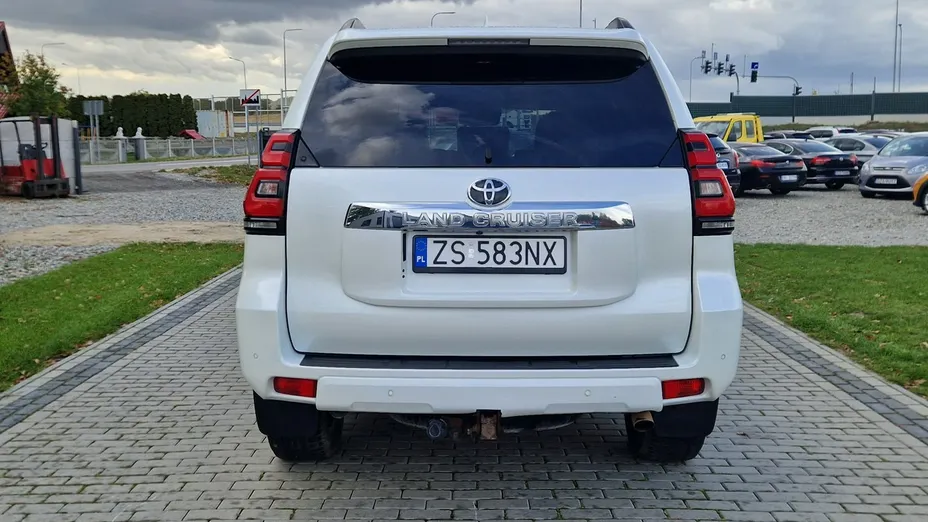 TOYOTA Land Cruiser -