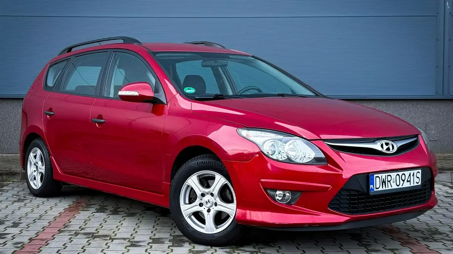 HYUNDAI i30 -