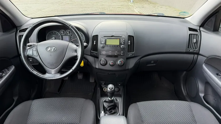 HYUNDAI i30 -