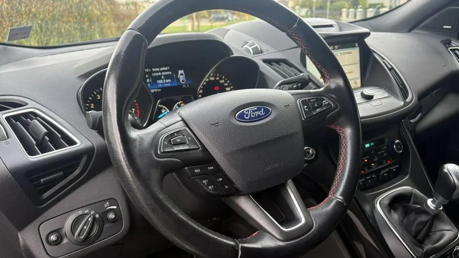 FORD Kuga -