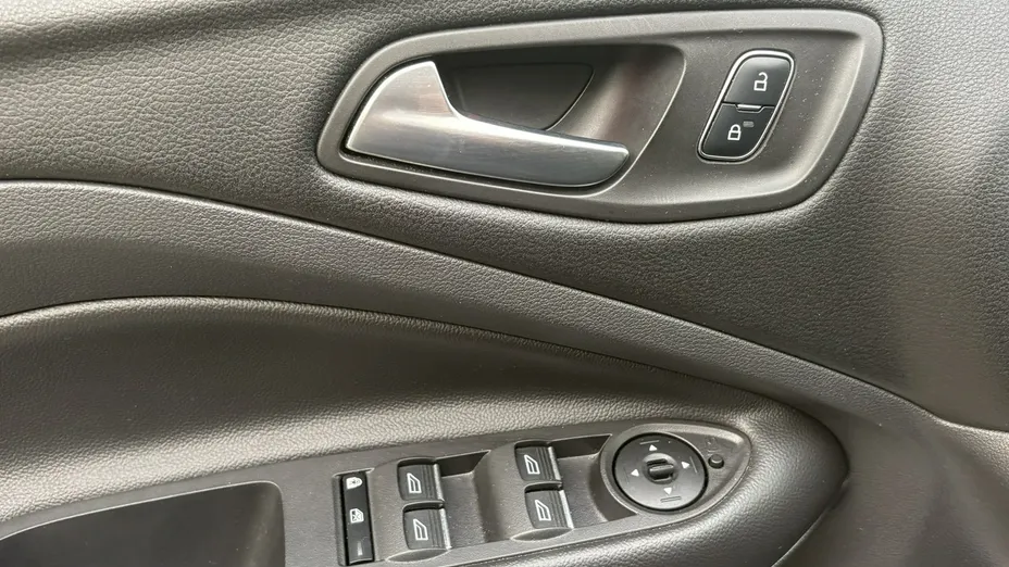 FORD Kuga -