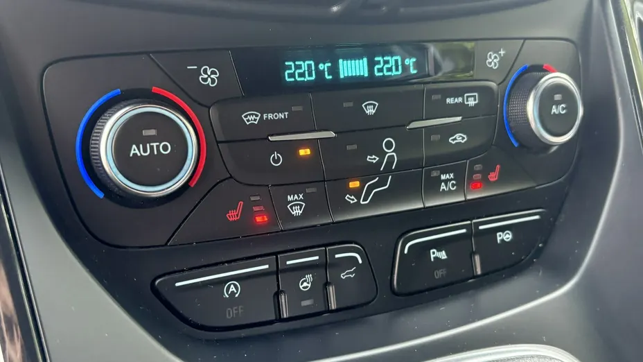 FORD Kuga -