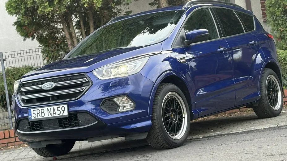 FORD Kuga -