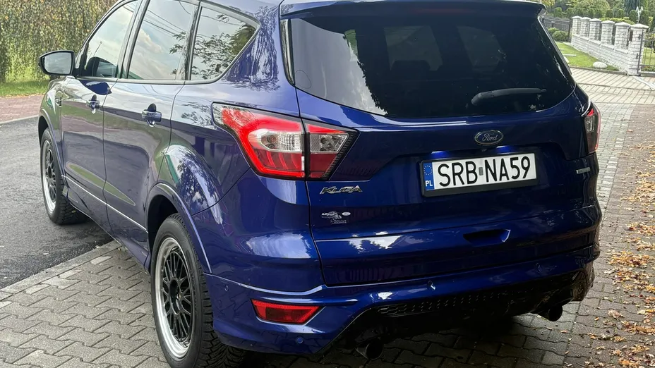 FORD Kuga -