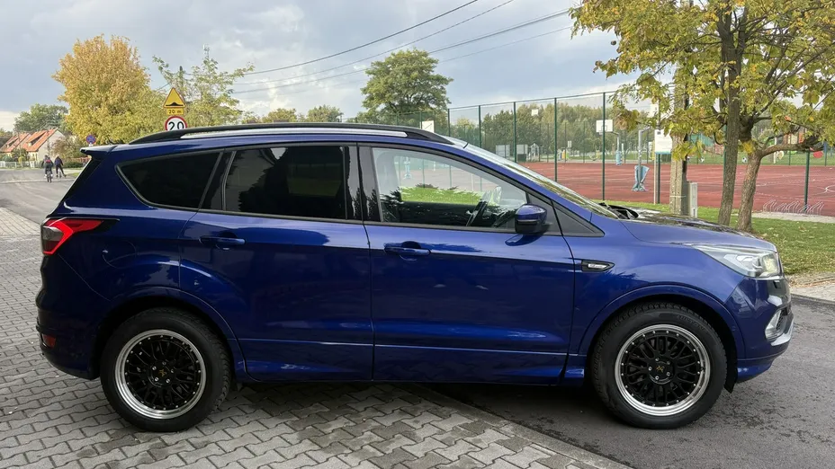 FORD Kuga -