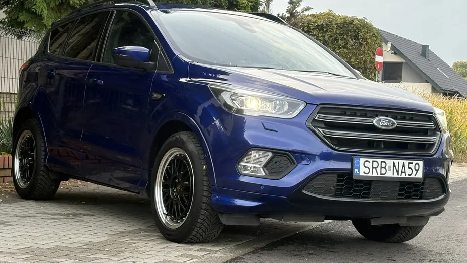 FORD Kuga -