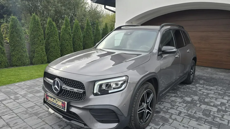 MERCEDES-BENZ GLB -