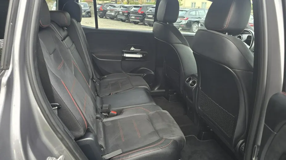 MERCEDES-BENZ GLB -