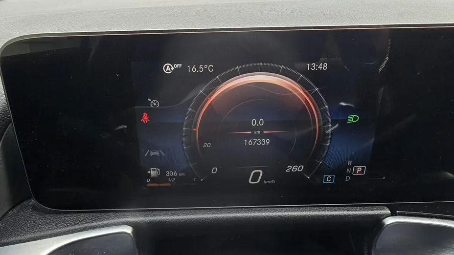 MERCEDES-BENZ GLB -