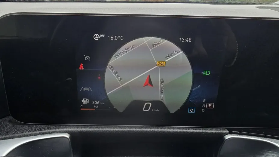 MERCEDES-BENZ GLB -