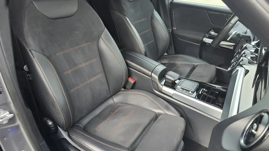 MERCEDES-BENZ GLB -