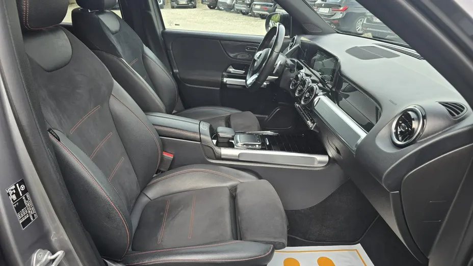 MERCEDES-BENZ GLB -