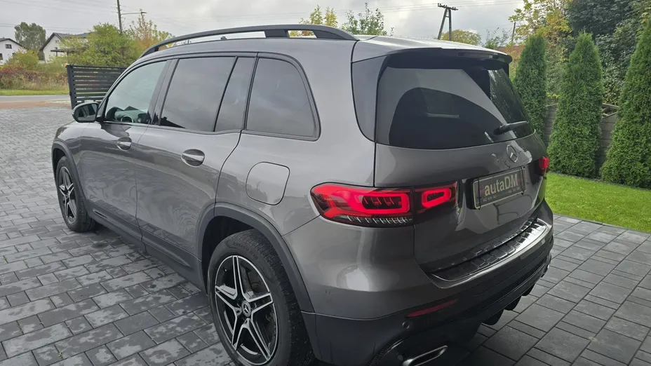 MERCEDES-BENZ GLB -