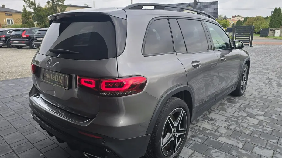 MERCEDES-BENZ GLB -
