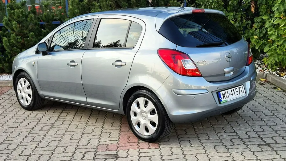 OPEL Corsa -