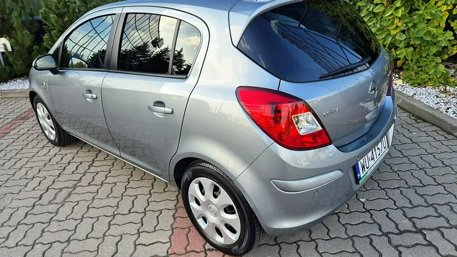 OPEL Corsa -