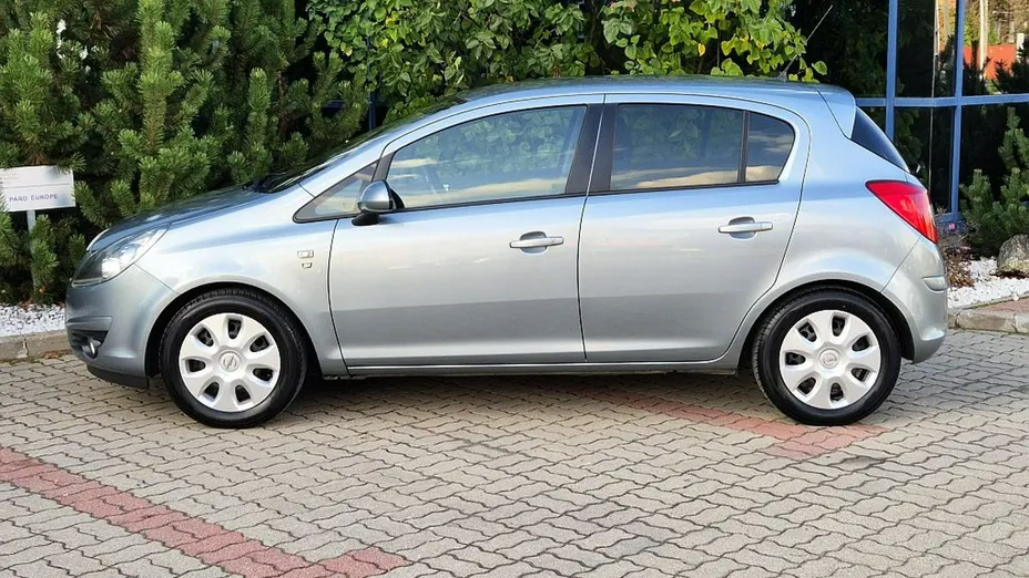 OPEL Corsa -