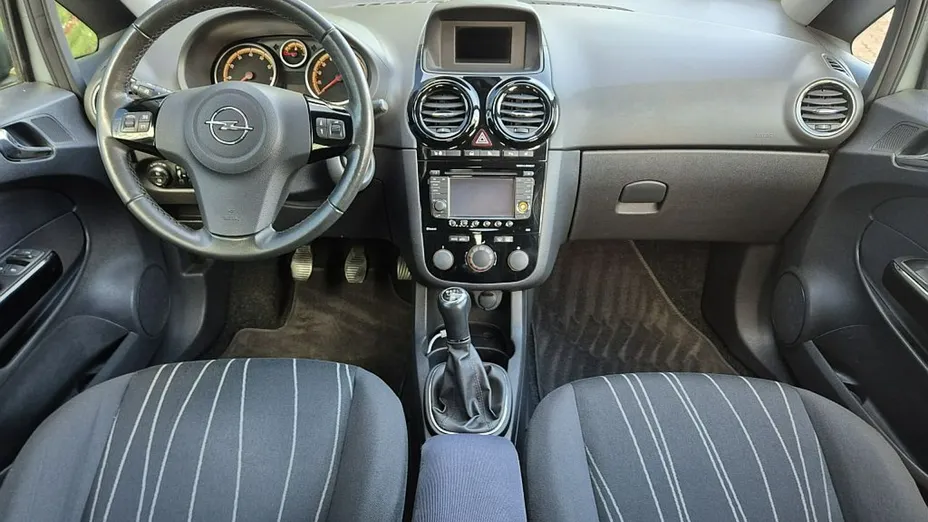 OPEL Corsa -