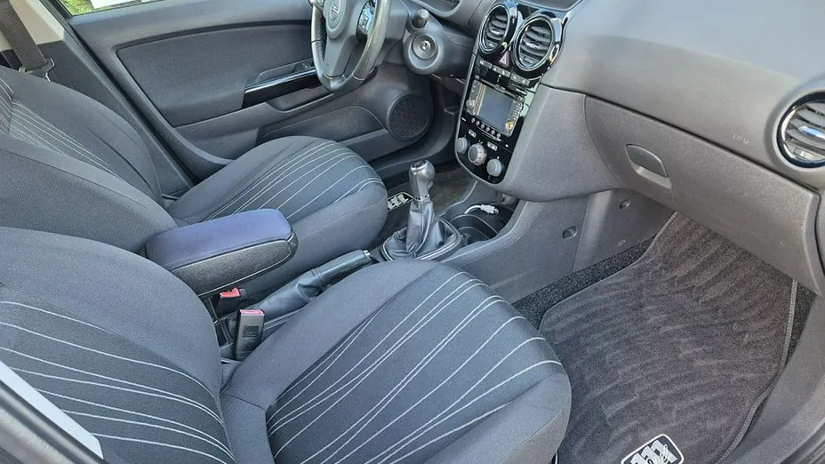 OPEL Corsa -