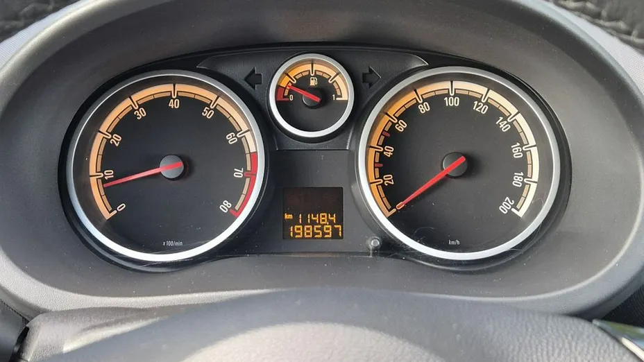 OPEL Corsa -