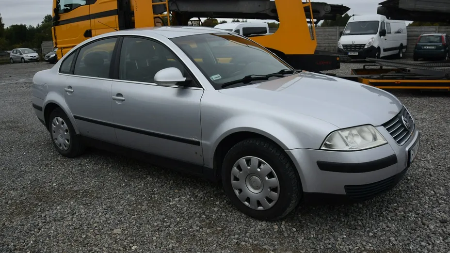 VOLKSWAGEN Passat -