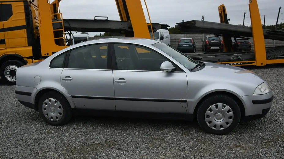 VOLKSWAGEN Passat -